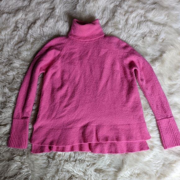 EUC J. Crew Side Slit Supersoft Turtleneck Sweater in Intense Pink - Picture 3 of 16